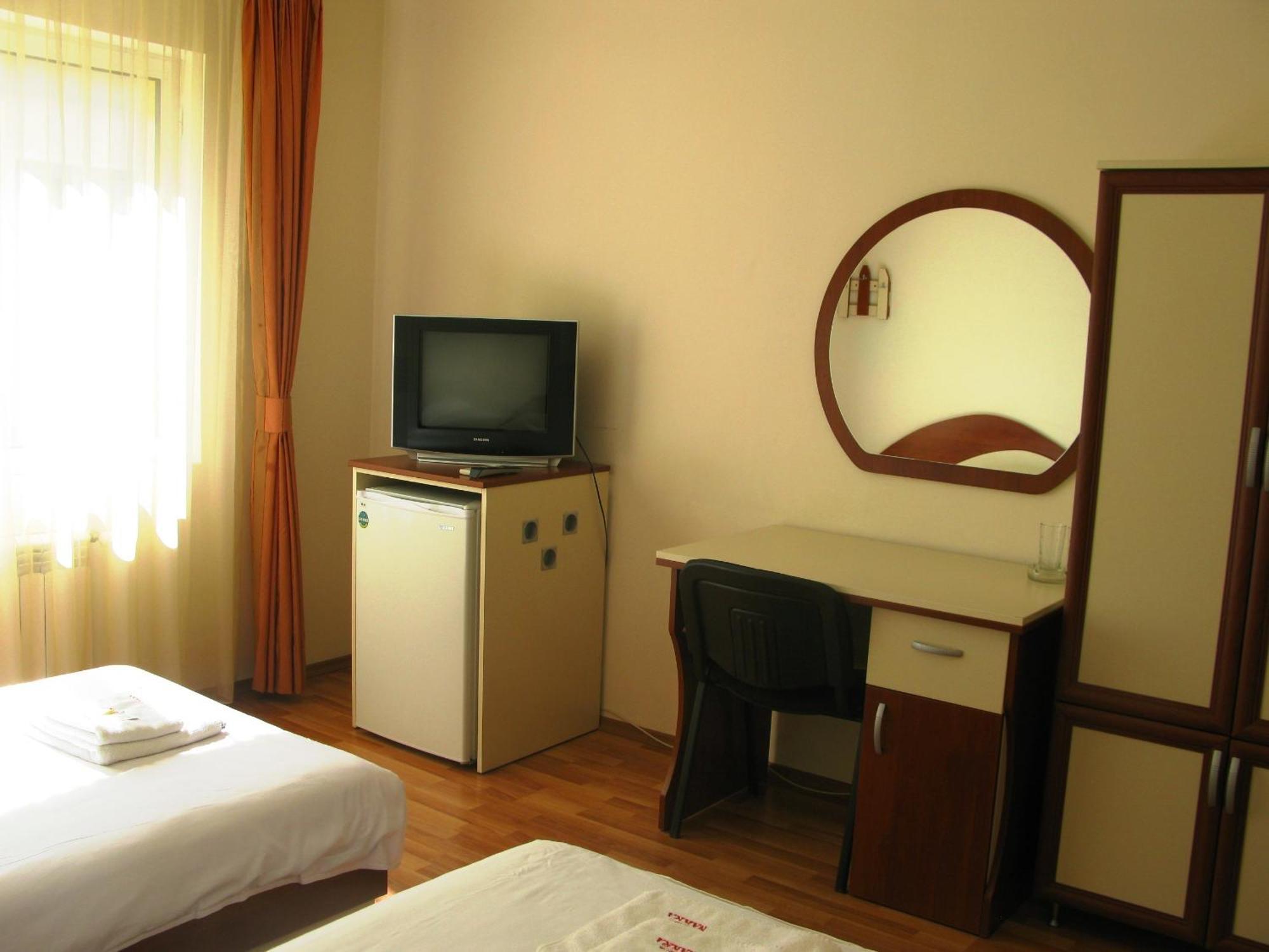 Hotel Nakra Radnevo Buitenkant foto